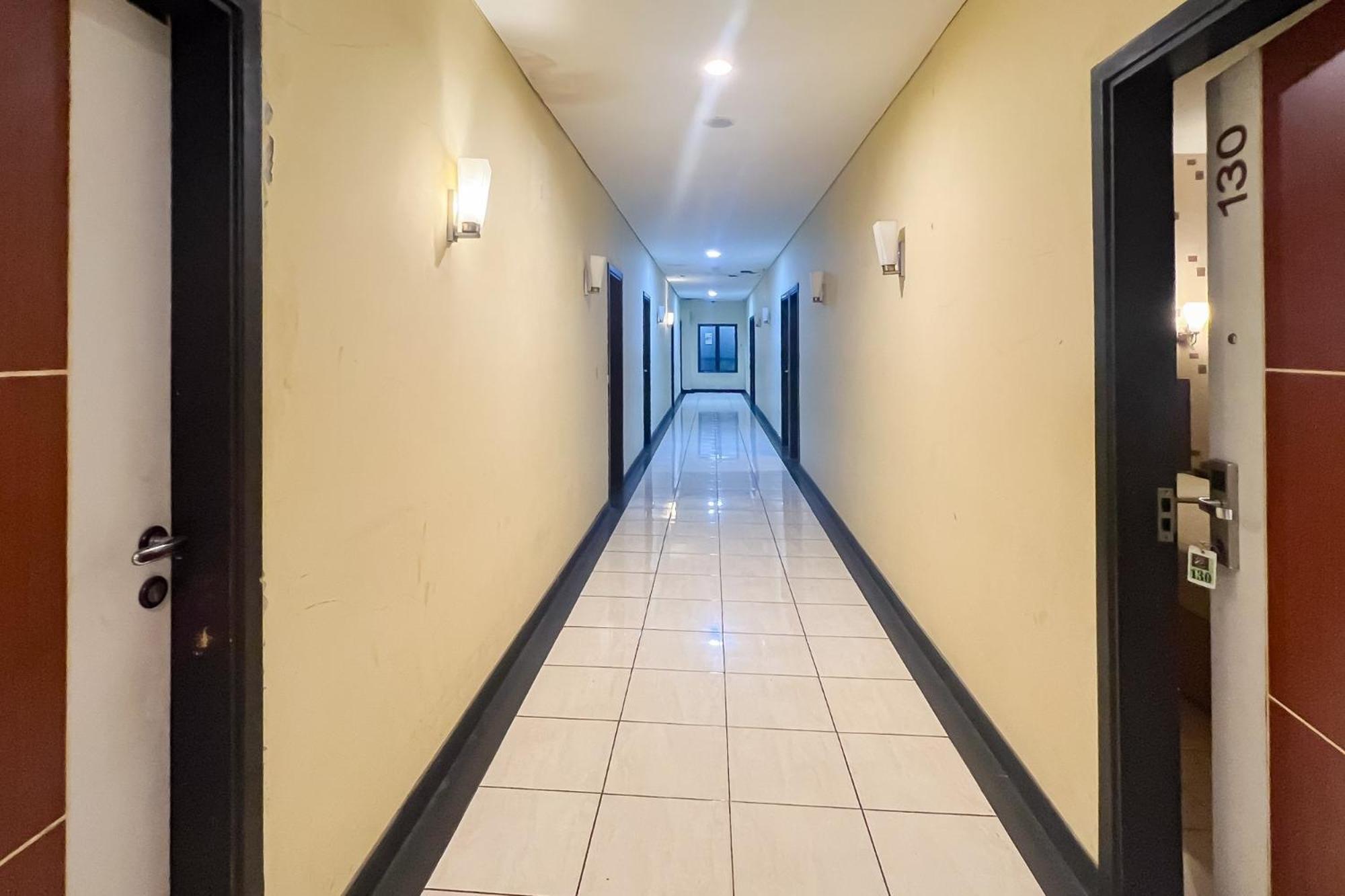 Urbanview Trisula Hotel Makassar Esterno foto