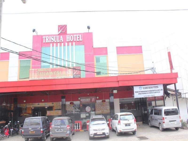 Urbanview Trisula Hotel Makassar Esterno foto
